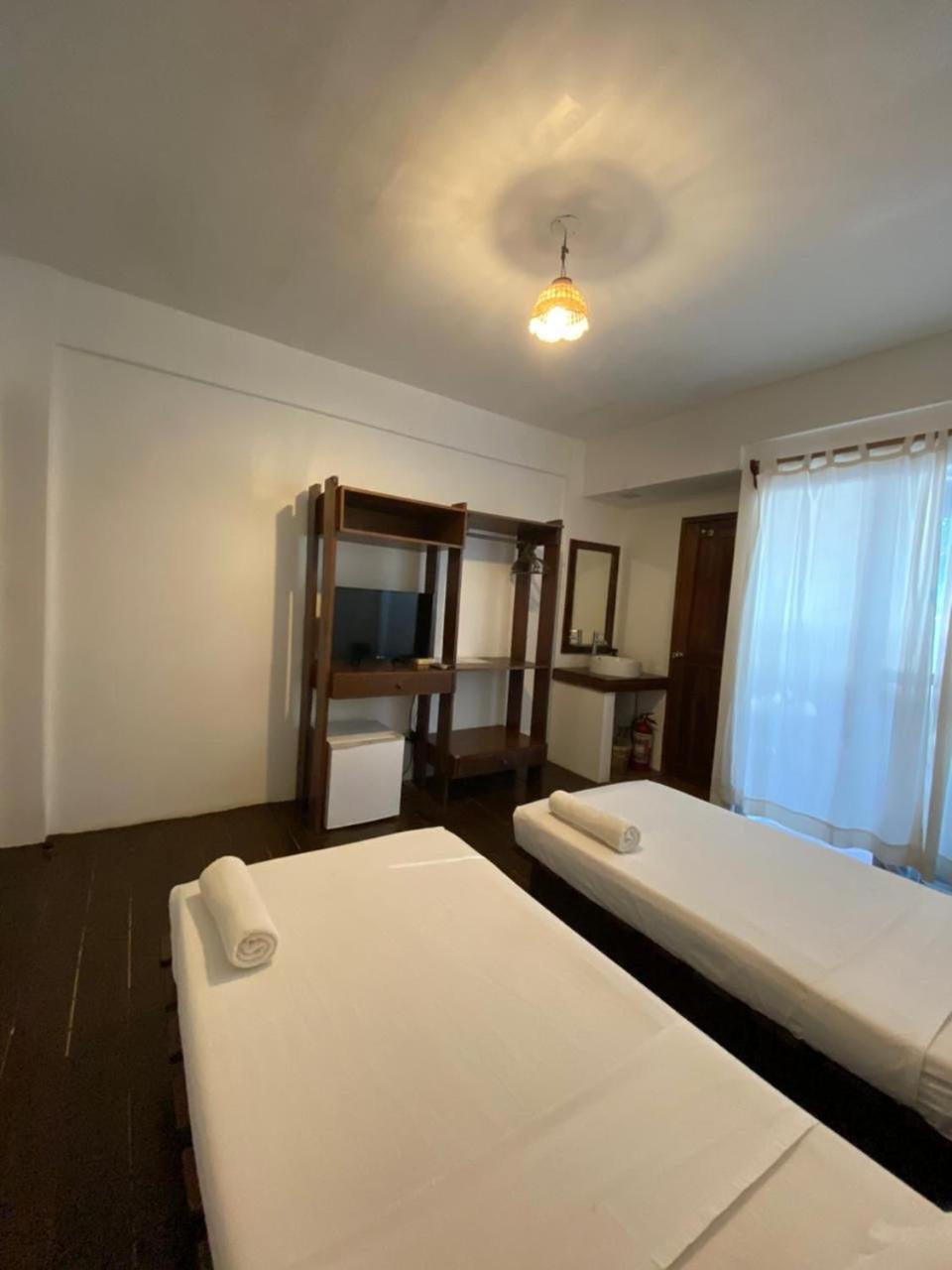 Готель Boracay Coco Huts Balabag  Екстер'єр фото
