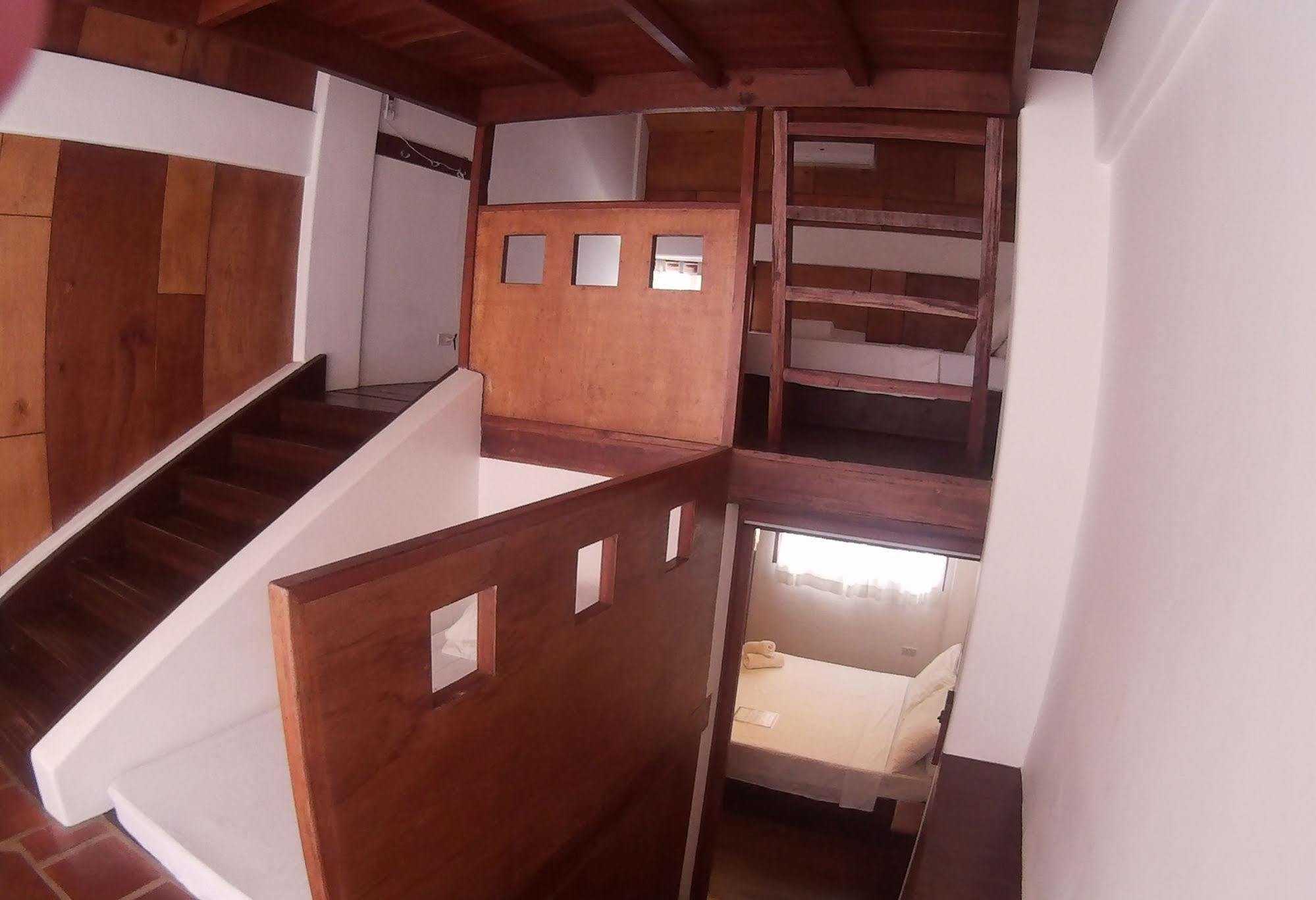 Готель Boracay Coco Huts Balabag  Екстер'єр фото